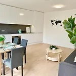 90 M2 Stylish Apartment With Free Parking