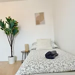 90 M2 Stylish Apartment With Free Parking